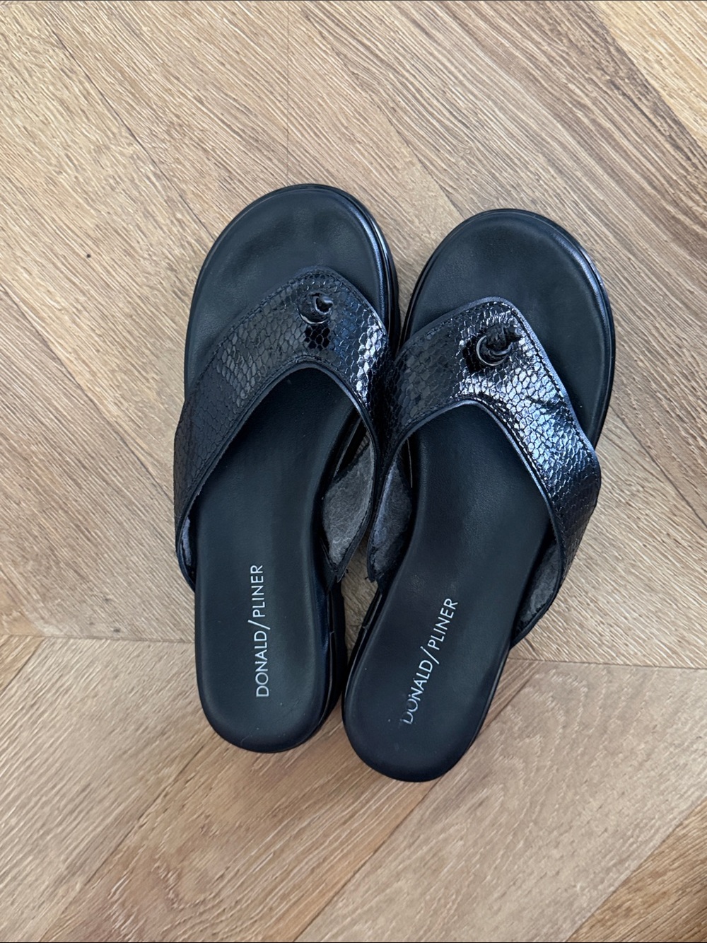 Donald J. Pliner Black Snake-Print Thong Flip Sandals
